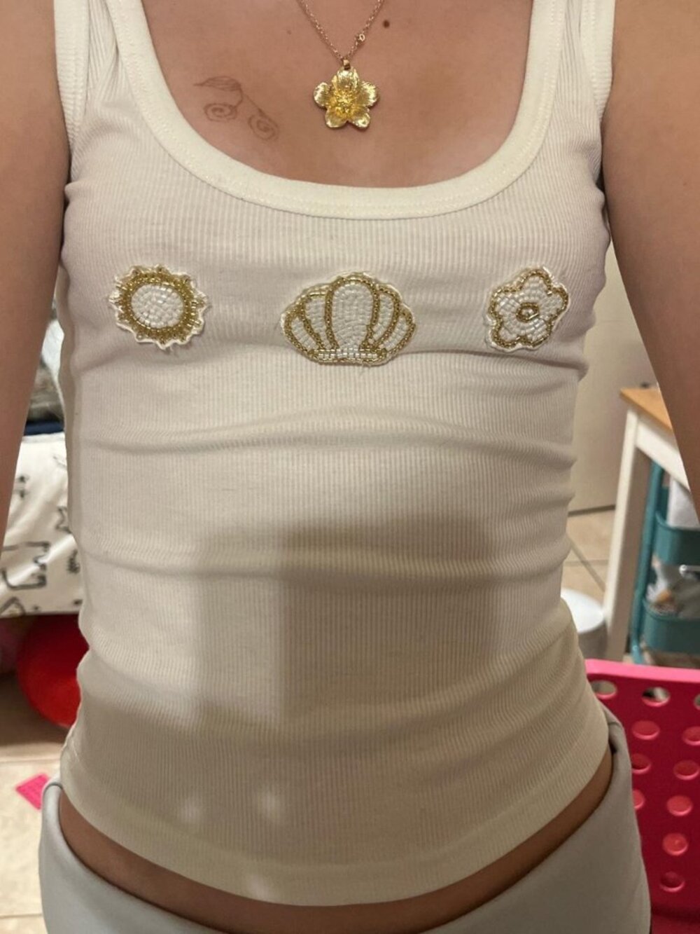 Women’s White Ribbed Tank Top with Pearl Shell Embroidery Summer Casual Top